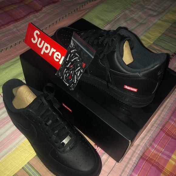 Nike Air Force 1 x Supreme - Picture 7 of 8